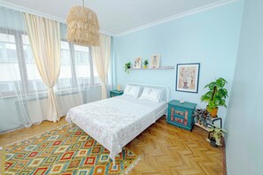 Iron/ironing board - Cozy House with Great View in City Cnter (İstanbul)