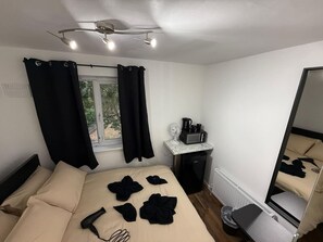 Room - Double Room in London SW4 Zone 2 (Greater London)