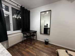 Interior - London Clapham Room - Local (Greater London)