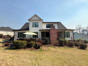 Unclassified image, 2 of 27, button