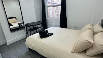 Iron/ironing board, WiFi, bed sheets