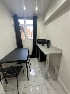 Dining - Battersea Park nearby (Greater London)