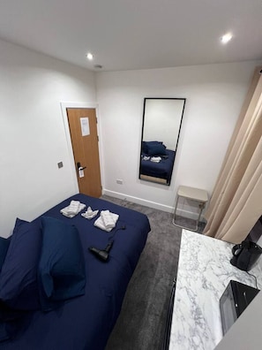 WiFi, bed sheets - Zone 1, Central London Room (Greater London)
