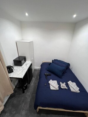 WiFi, bed sheets - Zone 1, Central London Room (Greater London)