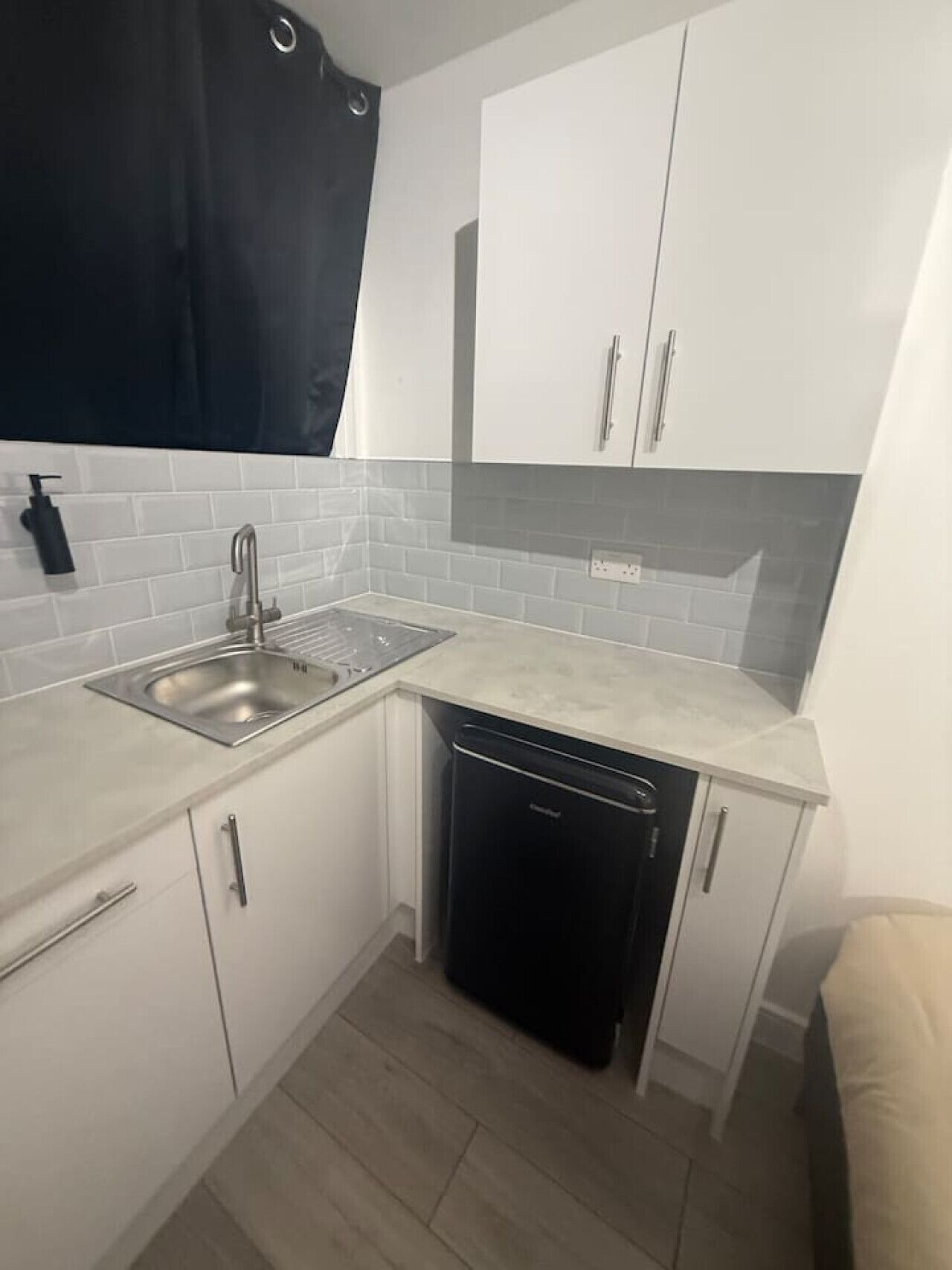 Fridge, microwave