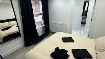 Iron/ironing board, WiFi, bed sheets