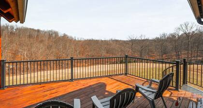 Jolly Acres | Hocking Hills, Luxury Cabin, Hot Tub