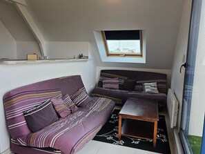 Unclassified image, 3 of 24, button - Spacious Duplex with Stunning Views of Camaret Bay (Camaret-sur-Mer)