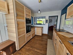 Refrigerador, microondas, horno, lavavajillas