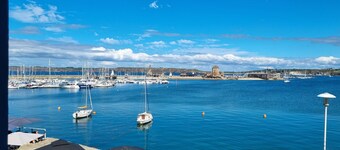 Meer, Himmel und Strand: Charmantes Apartment am Hafen von Camaret