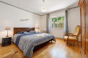 4 Schlafzimmer, Bügeleisen/Bügelbrett, WLAN, Bettwäsche