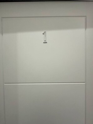 Interior - Clapham Junction moments away (Greater London)