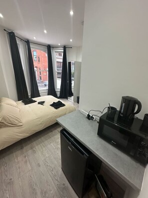 Room - Clapham Junction moments away (Greater London)