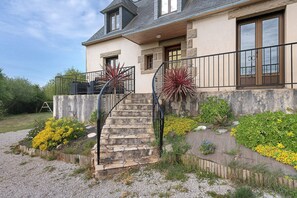 Exterior - Beautiful Renovated House in a Peaceful Neighborhood (Camaret-sur-Mer)