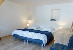 Bügeleisen/Bügelbrett, WLAN, Bettwäsche