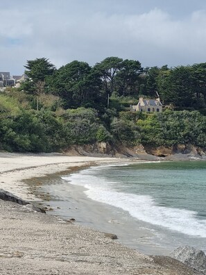 Unclassified image, 3 of 25, button - Charming Cosy Apartment – Facing Camaret Port (Camaret-sur-Mer)