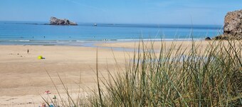 Holiday Home for 14 Guests with Port View in Camaret