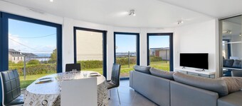 Holiday Home for 14 Guests with Port View in Camaret