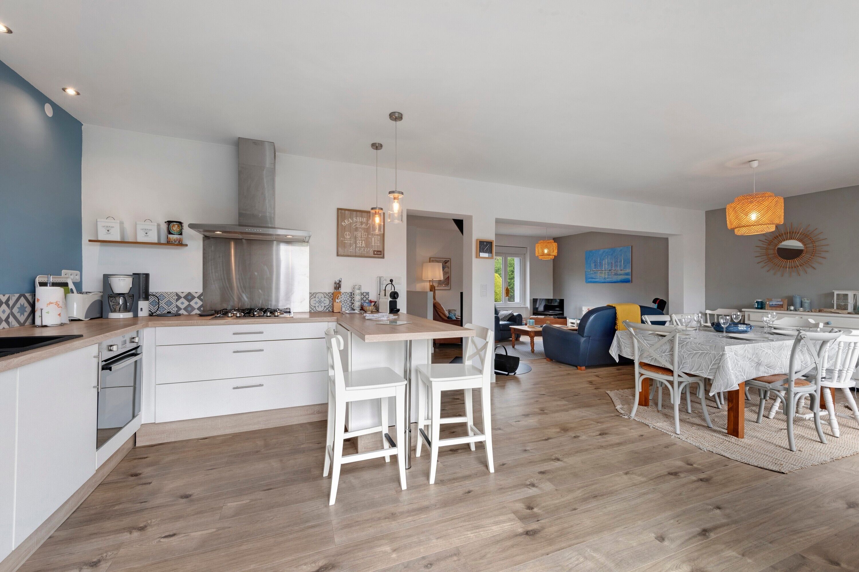 Kylskåp, mikrovågsugn, ugn och spishäll