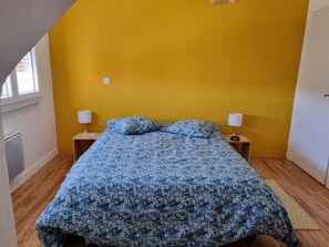 Iron/ironing board, WiFi, bed sheets - House in the Heart of Camaret, Beaches, Surf, and Hiking (Camaret-sur-Mer)
