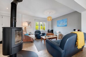 TV - House in the Heart of Camaret, Beaches, Surf, and Hiking (Camaret-sur-Mer)