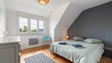 Bügeleisen/Bügelbrett, WLAN, Bettwäsche