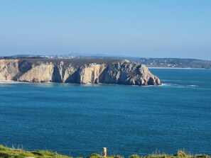 Unclassified image, 5 of 39, button - House in the Heart of Camaret, Beaches, Surf, and Hiking (Camaret-sur-Mer)