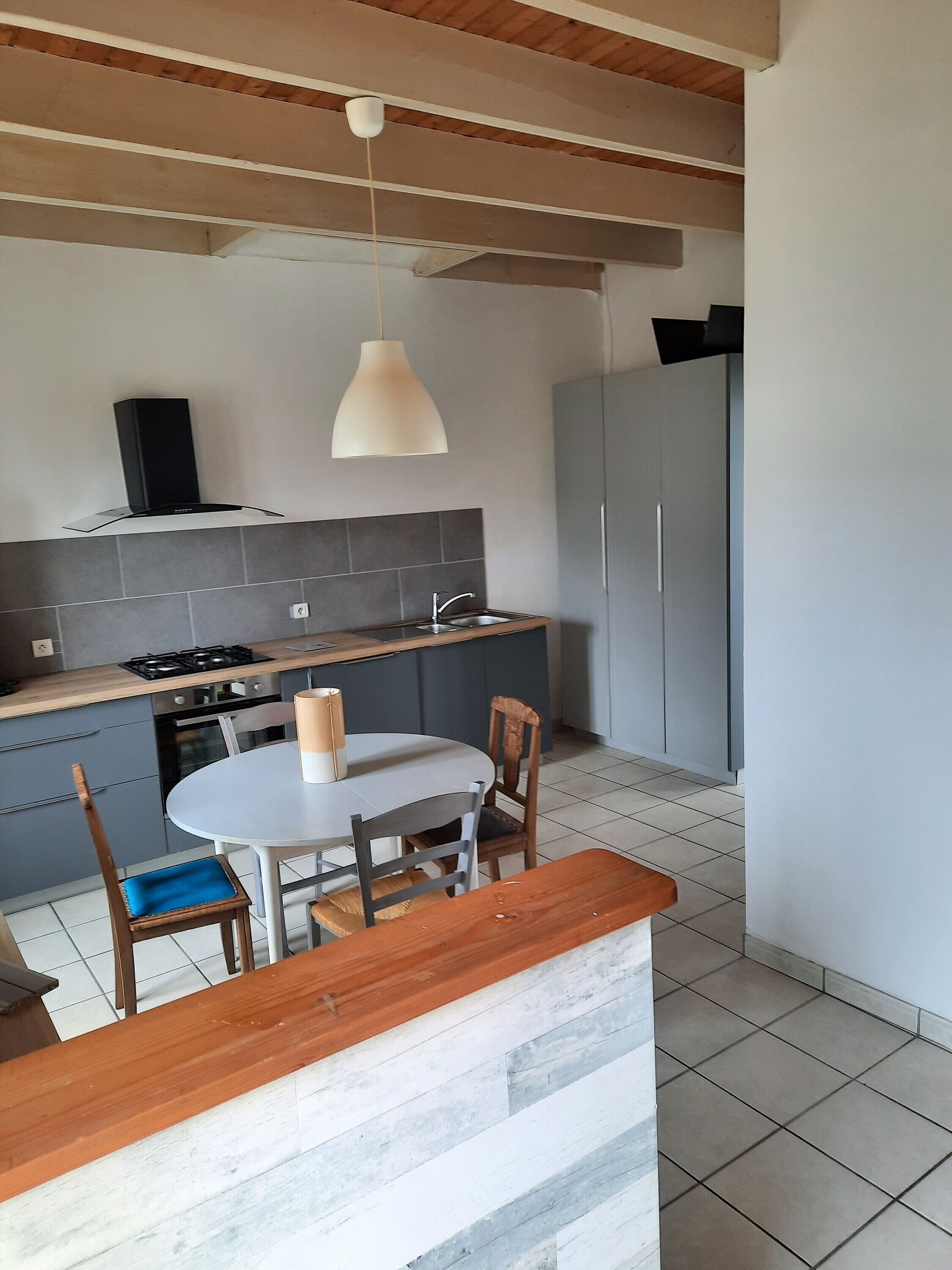 Kylskåp, mikrovågsugn, ugn och spishäll