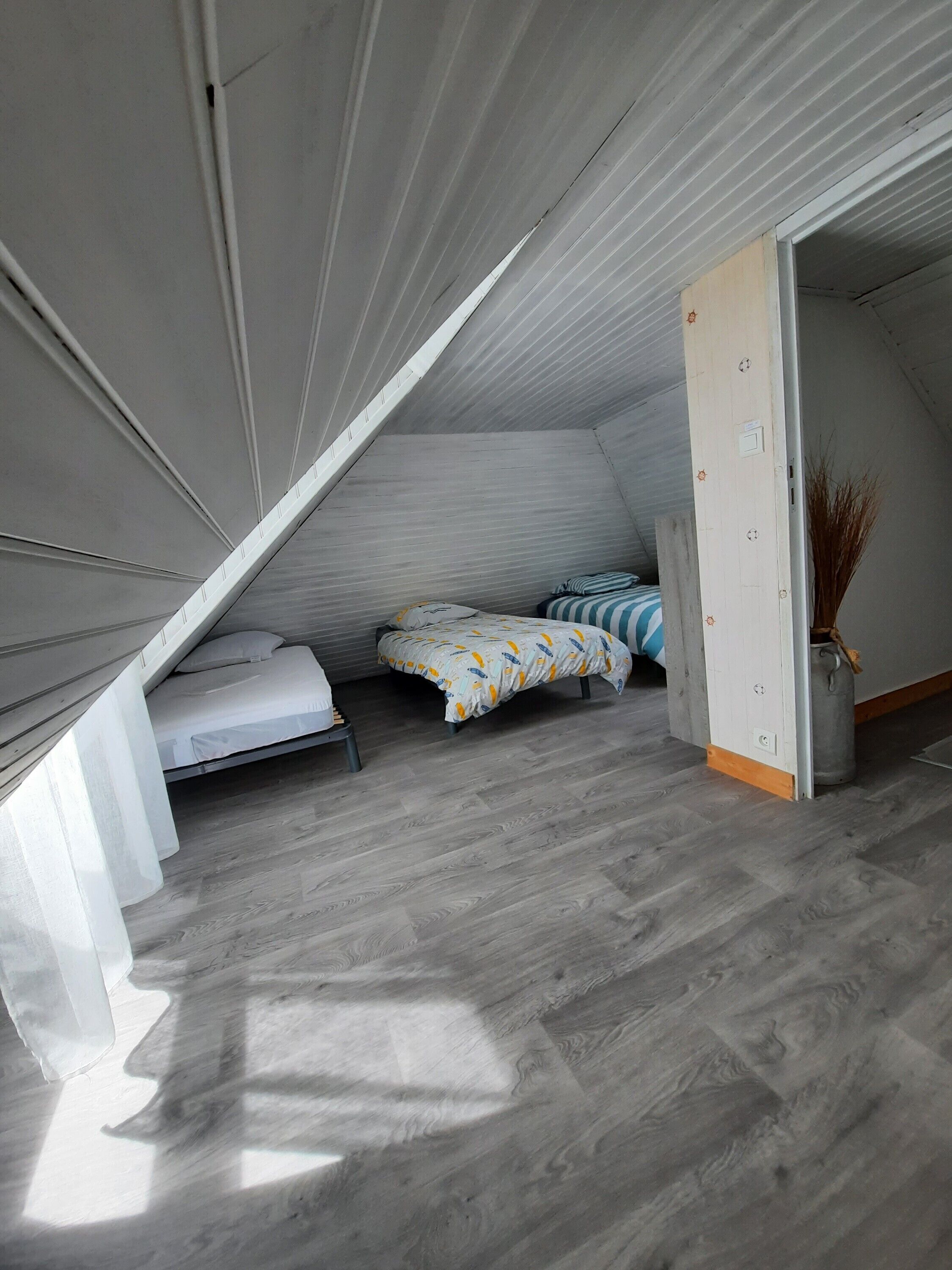 2 slaapkamers, een strijkplank/strijkijzer, wifi, beddengoed