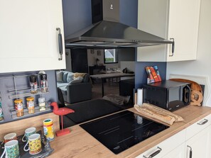 Private kitchen - House for a Great Beachside Vacation (Camaret-sur-Mer)