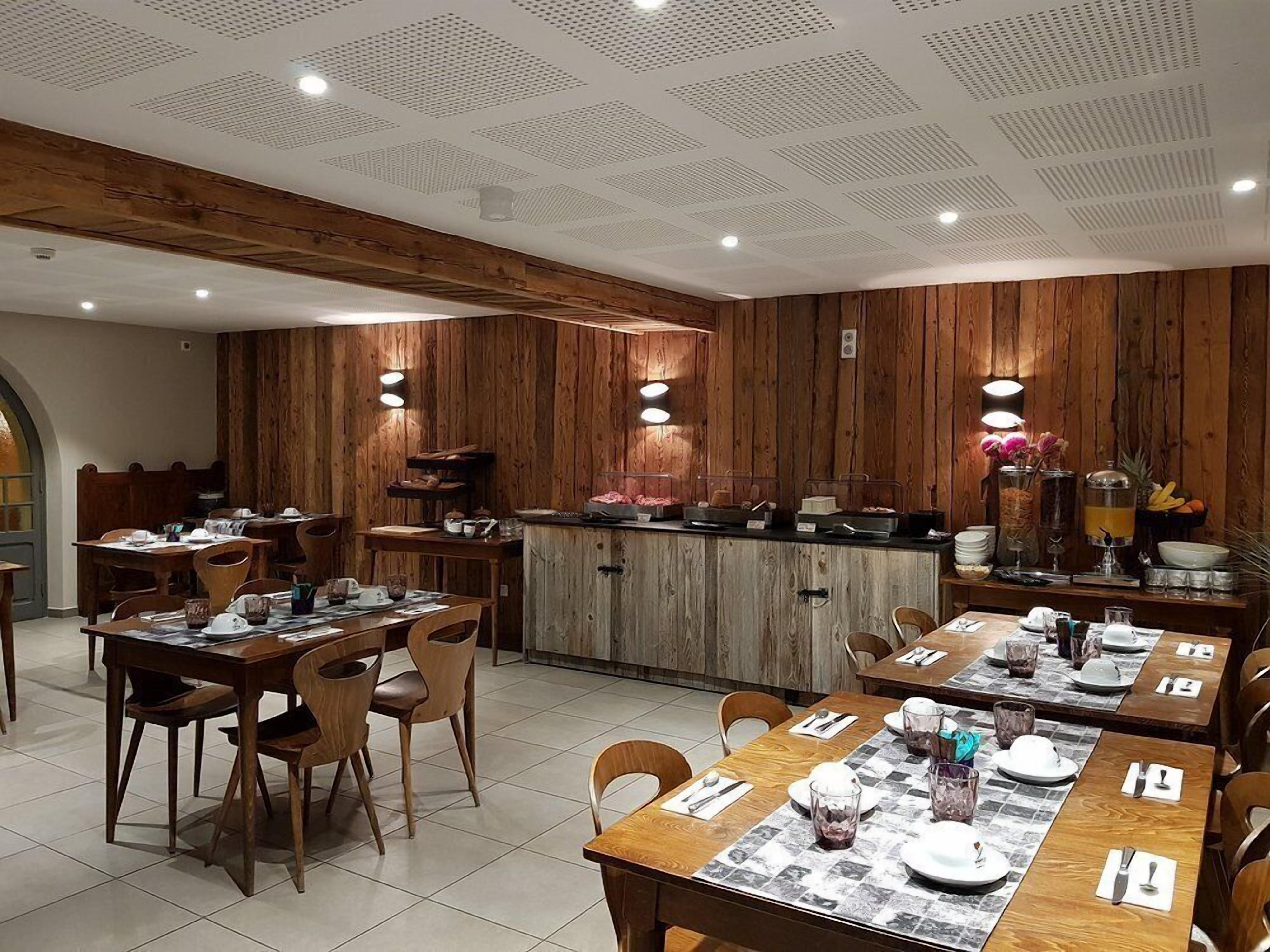 Dagelijks ontbijtbuffet (EUR 10 per persoon)