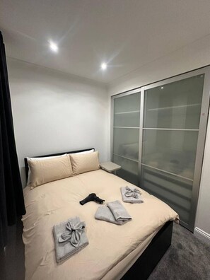 1 bedroom, iron/ironing board, WiFi - Shard View Room central London (Greater London)