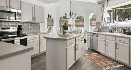 *Game Room*Fenced Yard*Outdoor Firepit*