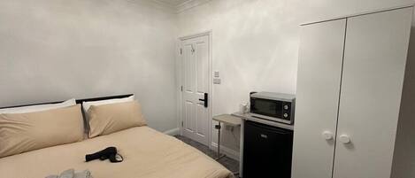 Iron/ironing board, WiFi