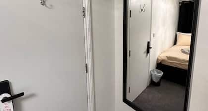 London Bridge 10 min walk away