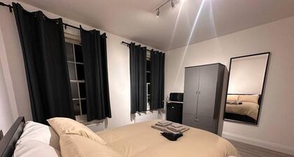 Central London Room in Oval