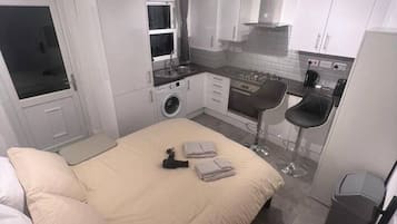 1 bedroom, iron/ironing board, WiFi, bed sheets