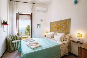 Iron/ironing board, internet, bed sheets