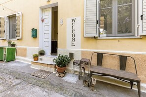 Exterior detail - Explorer's room, cozy B&B Art Studio with watercolor lessos (Baunei)