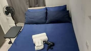 Iron/ironing board, WiFi, bed sheets