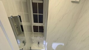 Hair dryer - Room 5 minute Walk to Waterloo (Greater London)