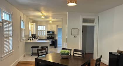 Pleasant 3-bedroom cottage in charming Augusta for your stay during the Masters!