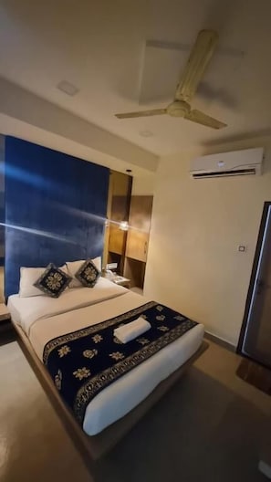 Basic Double Room | Free WiFi