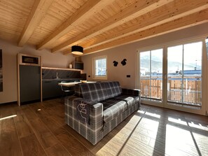 TV - Studio '2 Monolocale' with Mountain View, Balcony and Wi-Fi (Livigno)