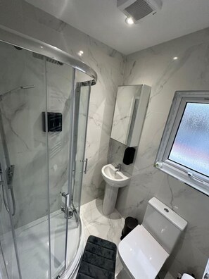 Hair dryer - Flat in London zone 1 and 2 (Greater London)