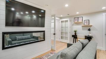 电视、壁炉、乒乓球、书