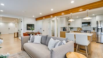 电视、壁炉、乒乓球、书