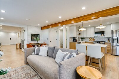 Luxury Mountain View Retreat with Pool & Hot tub