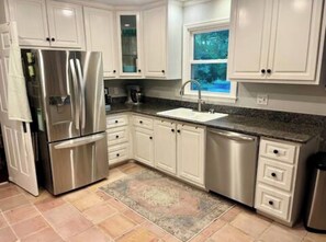 Fridge, microwave, oven, stovetop - Masters Rental 3.5 miles from the Augusta National (Martinez)