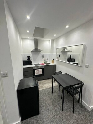 Cookware/dishes/utensils - Studio in London City (Greater London)